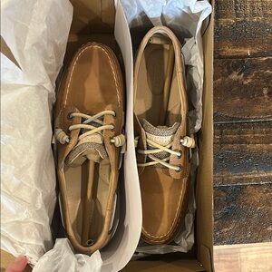 New in Box Women’s Sperry Songfish Shoes